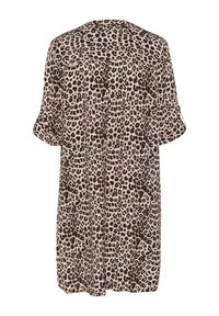 Robe ample à manches courtes avec poignets retroussés et motif léopard beige et noir sur l'ensemble, vue de dos.