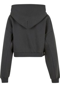 Felpa nera con cappuccio, maniche lunghe, polsini e orlo a coste; realizzata in tessuto morbido; presenta un cappuccio centrato sul retro.