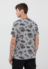 Terranova - T-shirt z nadrukiem