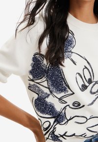Desigual Stickad tröja - white