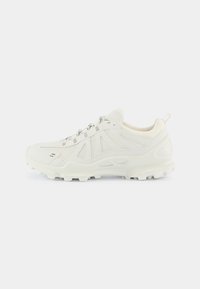 Selezionato, shadow white white