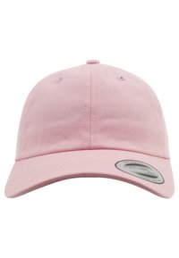 Roze baseballpet van katoen, met een gebogen klep, gestikte details, ventilatiegaten en een cirkelvormig logo aan de voorkant.