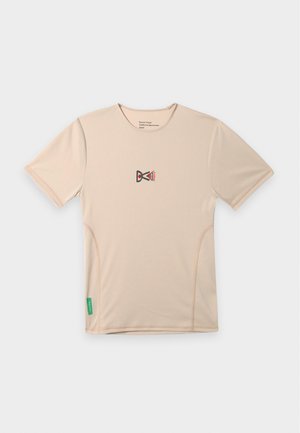 District Vision, PANELED TRAINING - T-shirt imprimé - beige