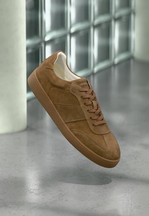 SANOAM - Sportcipő - kangaroo