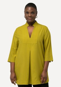 Ulla Popken LONGLINE 3/4 SLEEVE COLLARED - Camicetta - pistachio