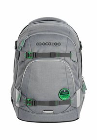 Sac à dos gris avec des bretelles vertes ajustables, en tissu texturé, poches zippées à l'avant et un patch circulaire portant la mention "TRASH", avec des accents réfléchissants.