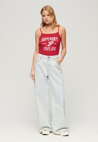 Superdry & Co COLLEGE  czerwony