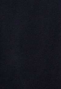 Texture de tissu tricoté bleu marine foncé avec un motif de tissage serré et uniforme.