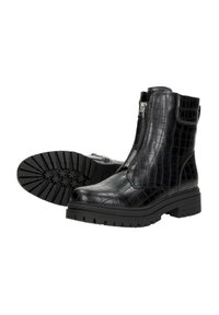 Zwarte enkelboots met een krokodillenpatroon, ritssluiting en een dikke rubberen zool met gestructureerd profiel voor grip.