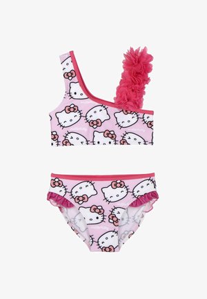 Mädchen pinker zweiteiliger Badeanzug mit Hello Kitty-Gesichtern, ein-Schulter-Oberteil mit rosa Stoffblumen und Rüschendetails an den Bikinihosen.