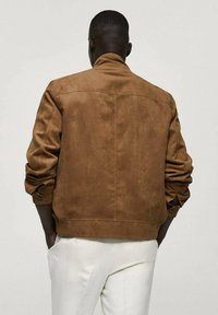Mango Giacca in similpelle - cognac