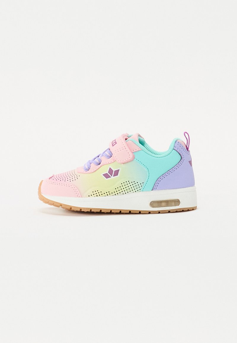 Színes sneaker, amelyen rózsaszín, menta zöld és levendula színű átmenetek találhatók. Hálós panelek, kerek orr és fehér talp látható levegő egységgel.