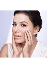 L'Oréal Paris MASCHERA IN TESSUTO REVITALIFT FILLER, AZIONE RIMPOLPANTE ANTI-ETÀ, EFFETTO SECONDA PELLE, ARRICCHITA CON ACIDO IALURONICO, 30 G - 3 PACK - Maschera viso - trasparente