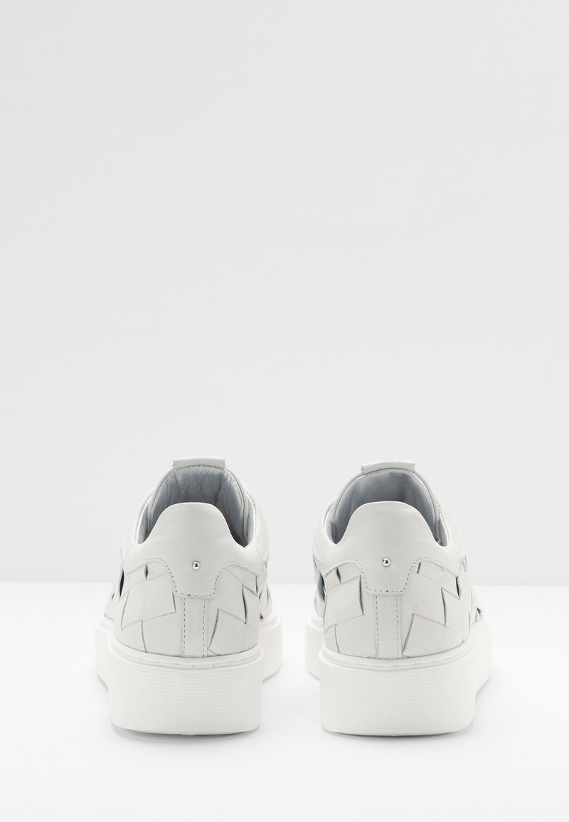 Damen Sneaker low | Cinque CISEMIRA Sneaker low offwhite/weiß - XN04736 Damen Sneaker low | Cinque CISEMIRA Sneaker low offwhite/weiß - XN04736
