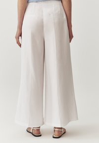 TATUUM Nohavice - white