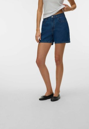Vero Moda JEANS-SHORTS VMKIRSA SHORTS - Jeansshort - medium blue denim