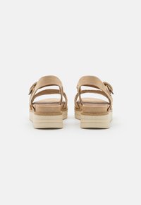 Tamaris Sandály na platformě - beige