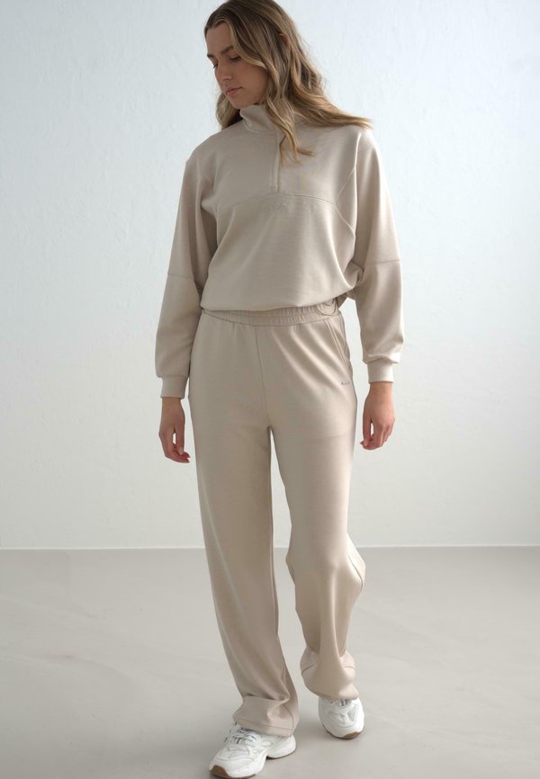 COMFY WIDE  - Jogginghose - beige