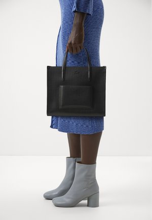 Lacoste, CHANTACO CLASSICS - Kézitáska - noir