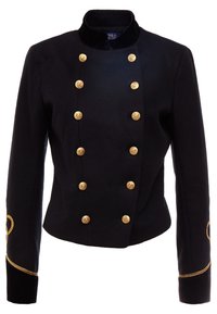 Černé saka na míru s dlouhými rukávy, zlatými knoflíky a sametovými detaily. Má vysoký límec a složitou zlatou výšivku na manžetách.
