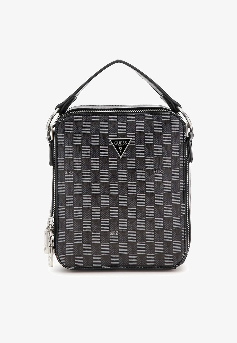 Sac à main à motif damier noir et gris avec une anse supérieure, des éléments en métal argenté et un logo triangulaire sur le devant. Fermeture zippée.