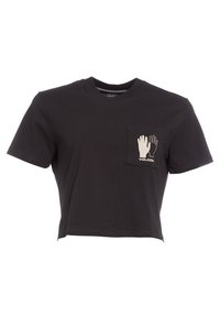 Czarny, krótki t-shirt z bawełnianego materiału, z kieszonką z nadrukiem przedstawiającym dwie ręce, jedną białą i jedną czarną.