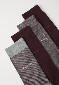 Calvin Klein Underwear MEN SOCK LOGO GIFTBOX 4PACK - Calze - fudge/grey combo