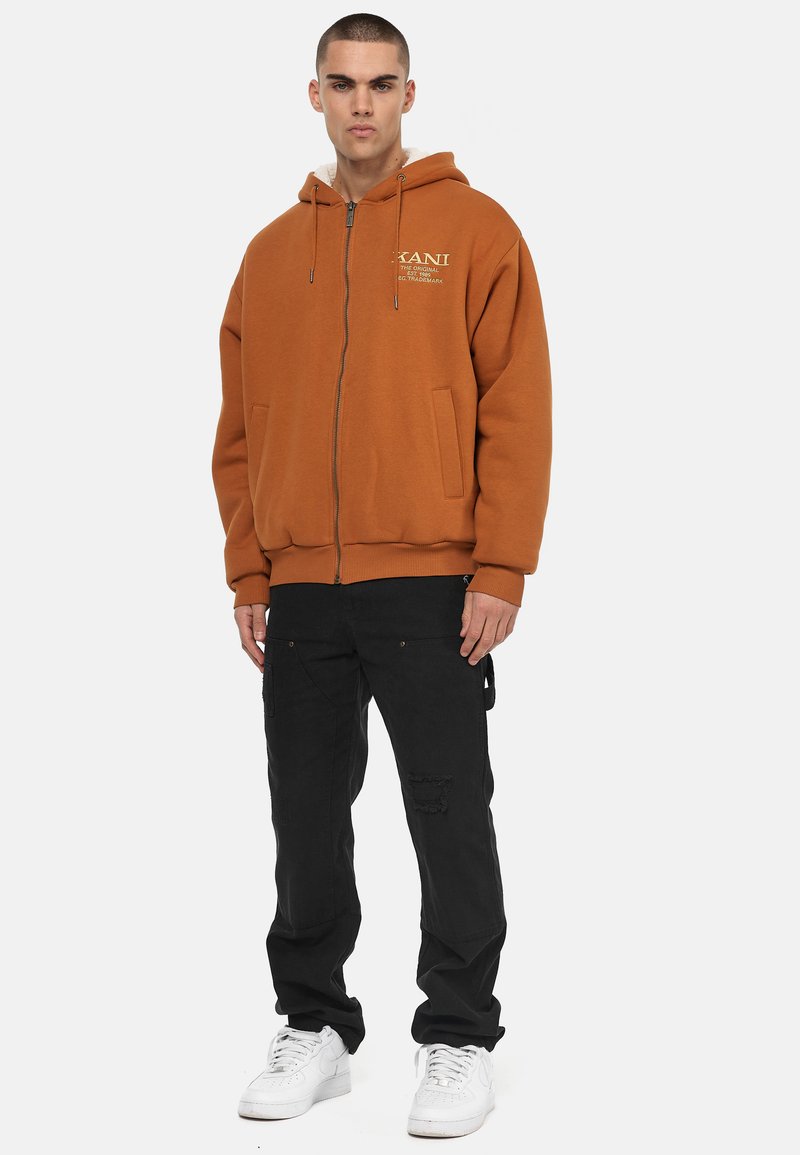 Karl Kani - CHEST RETRO FULL ZIP HOODIE - Zip-up sweatshirt - cognac, Enlarge