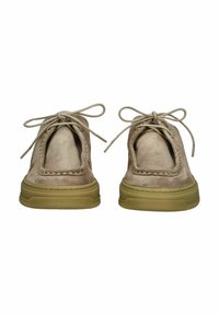 Chaussures en suède beige clair, à bout arrondi, avec des détails de couture et une semelle en caoutchouc légère. Design classique à lacets avec des lacets décoratifs.