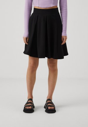 Falda acampanada - black