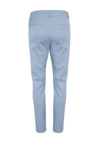 Ljust blå byxor i slätt tyg, med slim fit, två bakfickor och en midja med bälteshällor.
