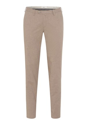 Beige, eng geschnittene Herrenanzughose mit Knopfverschluss, Gürtelschlaufen und schrägen Fronttaschen, vor weißem Hintergrund dargestellt.