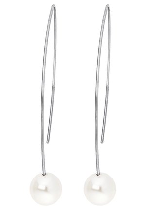 Longues boucles d’oreilles en argent avec un crochet, chacune avec une perle blanche ronde suspendue en bas.