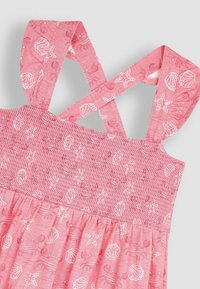 JoJo Maman Bébé CRAB CROSS BACK SMOCKED REGULAR FIT - Denní šaty - coral pink crab