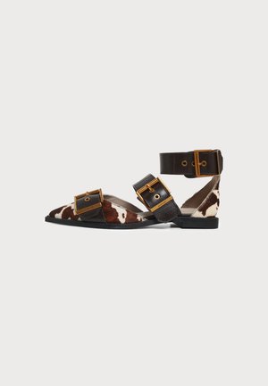 AllSaints, SUTTON SHOE - Балеринки с каишка около глезена - white/brown