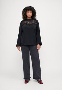 ONLY Carmakoma CARMETTE - Blūze - black