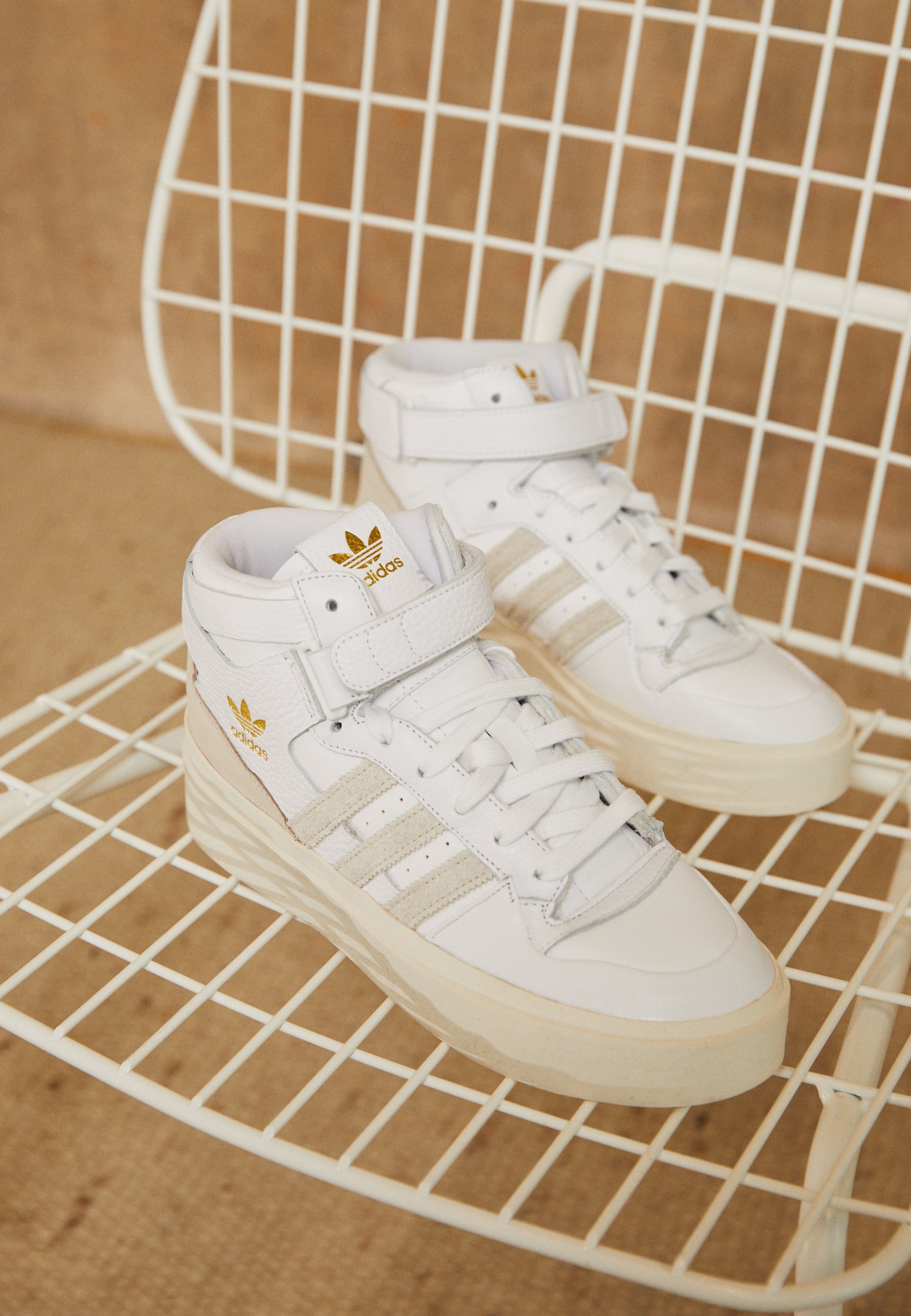 adidas forum mid beige