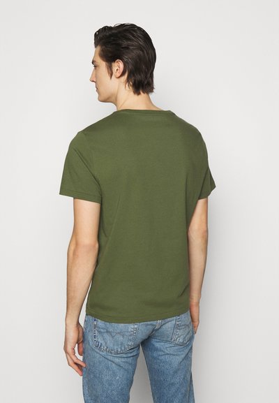 Polo Ralph Lauren CUSTOM SLIM FIT JERSEY V-NECK T-SHIRT - T-shirt básica - supply olive