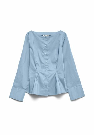 Blouse bleu clair à manches longues, boutons sur le devant, larges poignets et plis discrets près de la taille.