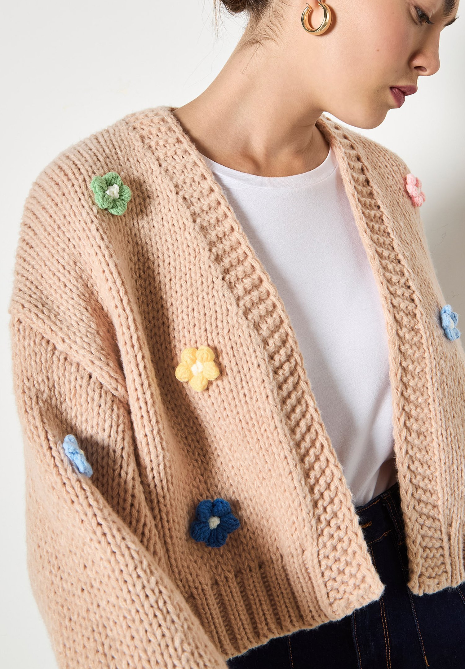 Apricot APPLIQUE DAISIES CHUNKY - Cardigan - stone - Zalando