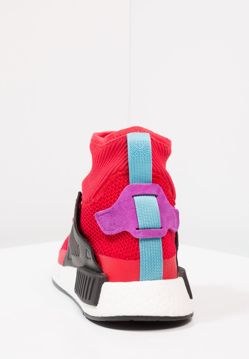 adidas nmd xr1 winter scarlet grey