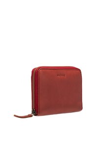 Portafoglio in pelle rossa con una superficie liscia e dettagli in zip dorato. Presenta un logo impresso sulla parte anteriore. Forma rettangolare compatta.