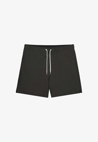 Μαύρα σορτς κολύμβησης από λείο ύφασμα, με ελαστική μέση και κορδόνι αφαιρούμενου, καθώς και μικρές πλάγιες σχισμές για μεγαλύτερη κινητικότητα.