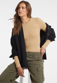 Guess Jeans BODYSUIT - Ilgarankovis viršutinės dalies drabužis - beige