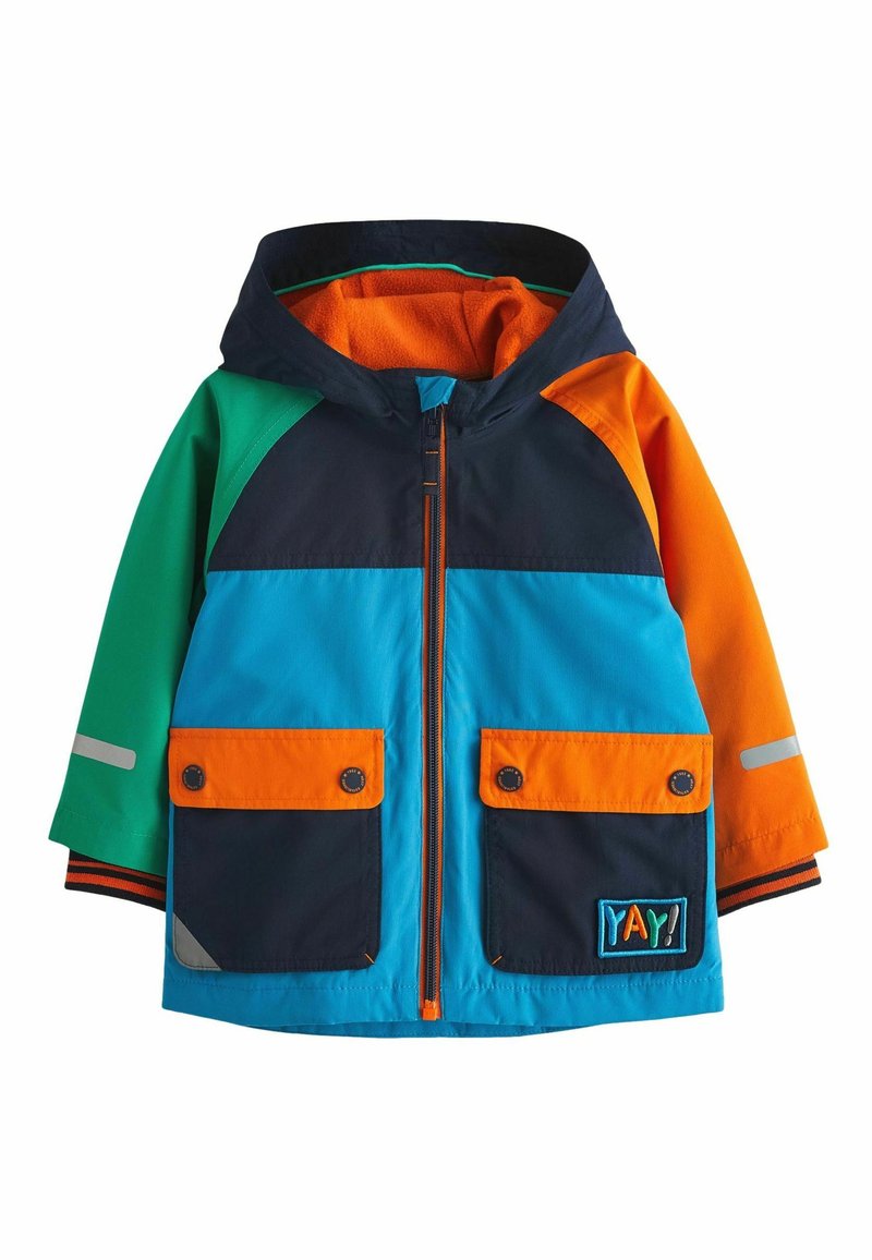 Färgglad huva-jacka med blå, grön, orange och marinblå paneler. Har två framfickor, dragkedjestängning och "YAY!" patchdetalj.