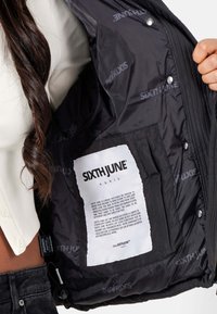 SHORT PUFFER  - Winterjacke - black