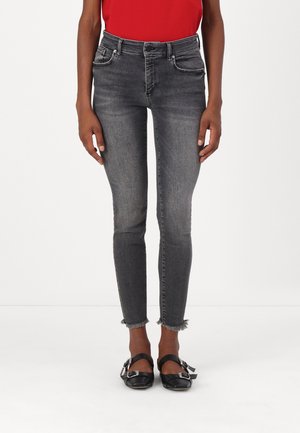Jeansy Skinny Fit