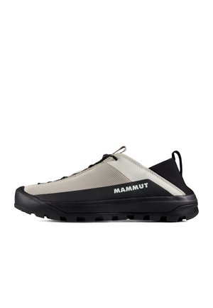 Chaussure de randonnée Mammut basse grise et noire avec semelle texturée, dessus en mesh et languette à l'arrière, vue de profil.