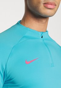 Nike Performance STRIKE DRILL  - Maglietta a manica lunga - baltic blue/hyper pink
