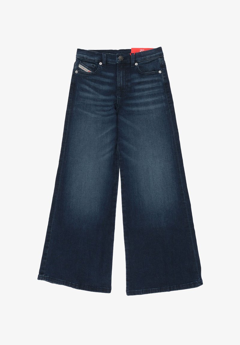 Jeans a gamba larga blu scuro realizzati in denim, con un classico design a cinque tasche e chiusura a bottone. Texture liscia con leggera sbiaditura.